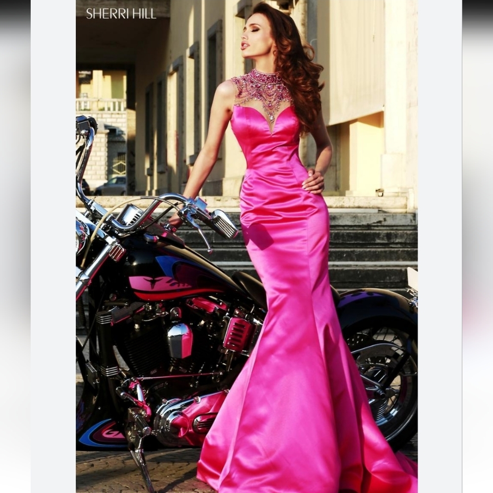 Sherri Hill Pink Mermaid gown Sz4 Beaded Illusion High Neckline